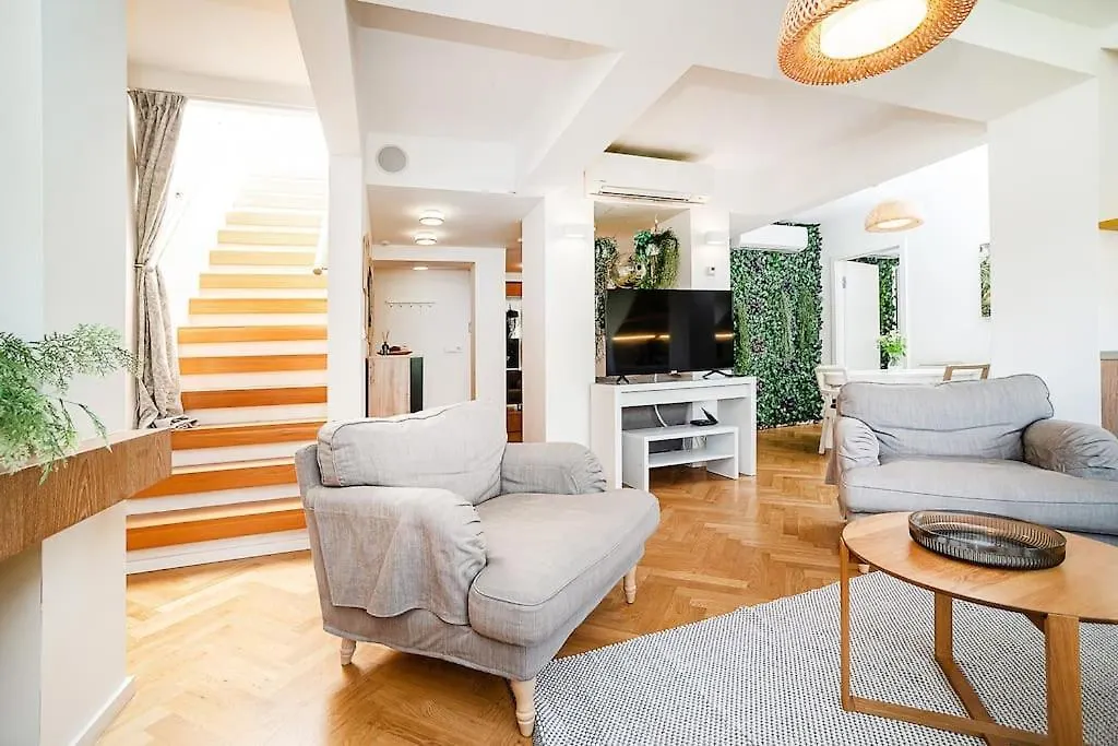 Magic Apartment With Terrace Prague
