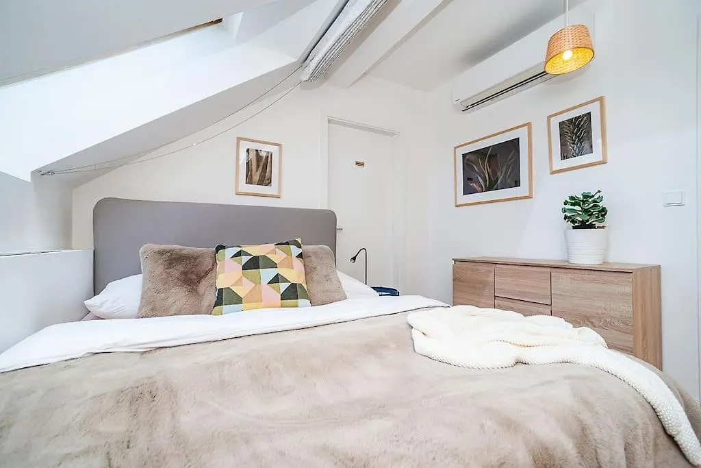 Magic Apartment With Terrace Prague