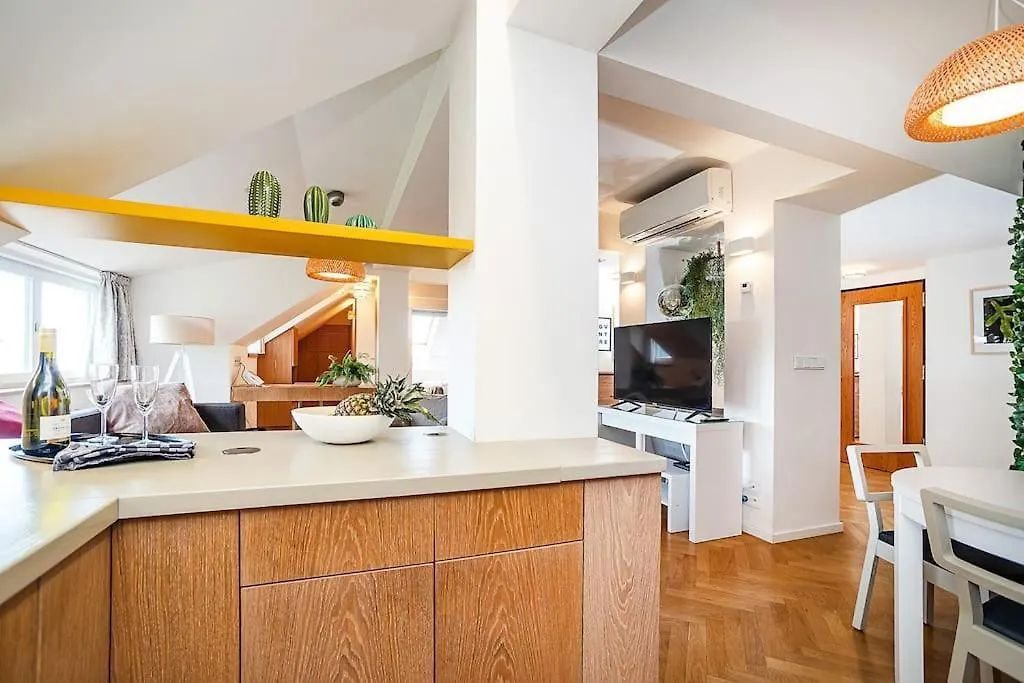 Magic Apartment With Terrace Prague