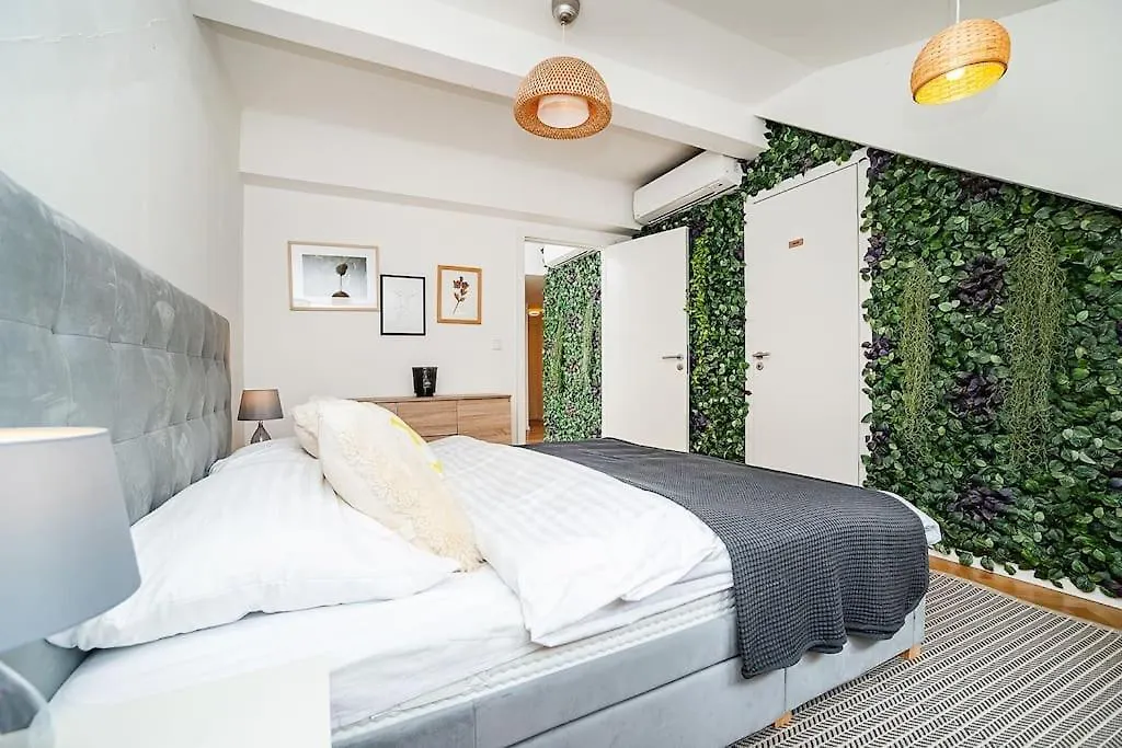 Magic Apartment With Terrace Prague