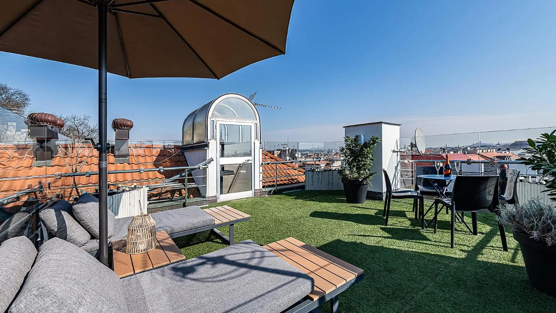 Magic Apartment With Terrace Prague
