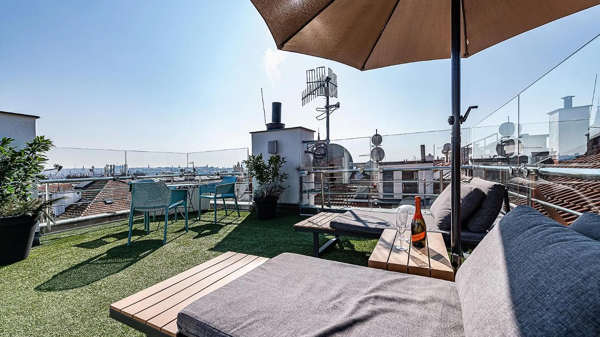 Magic Apartment With Terrace Prague